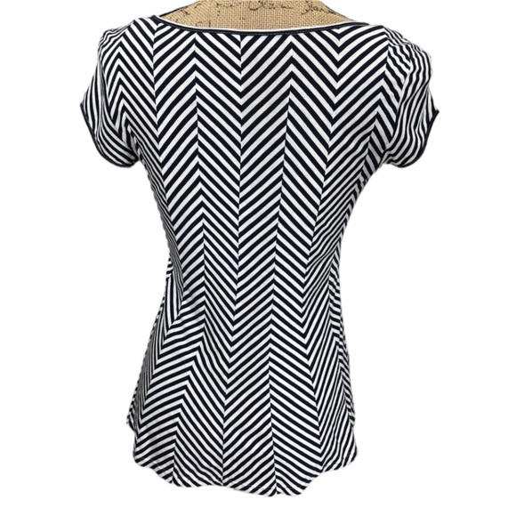 ANTHROPOLOGIE-LITTLE Yellow Button Top Floral 3D Blouse - Picture 7 of 8